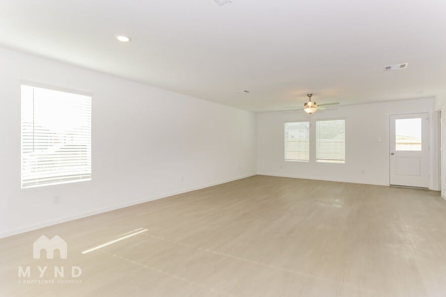 Building Photo - 10140 Dalgreen Cir