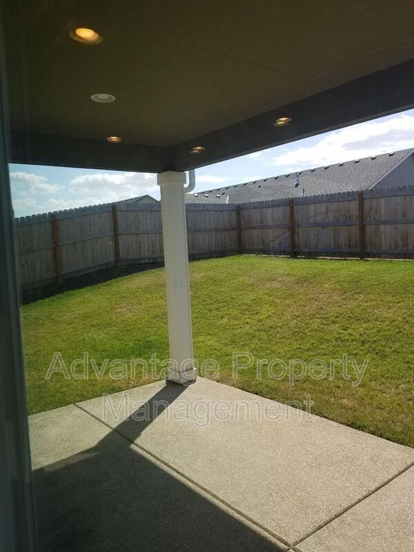 Building Photo - 5836 NE Chandra Ct