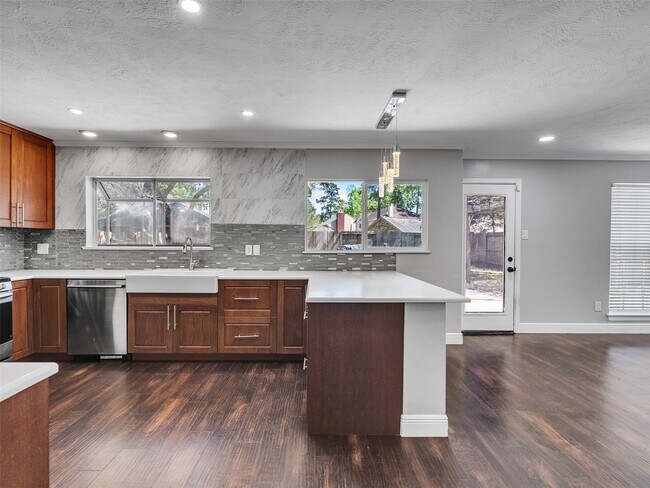 Building Photo - 4430 Echo Falls Dr