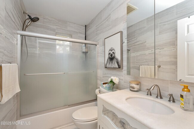 Building Photo - 121 Milton Ave