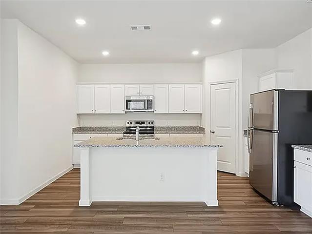 Building Photo - 604 Cherry Crk Ln