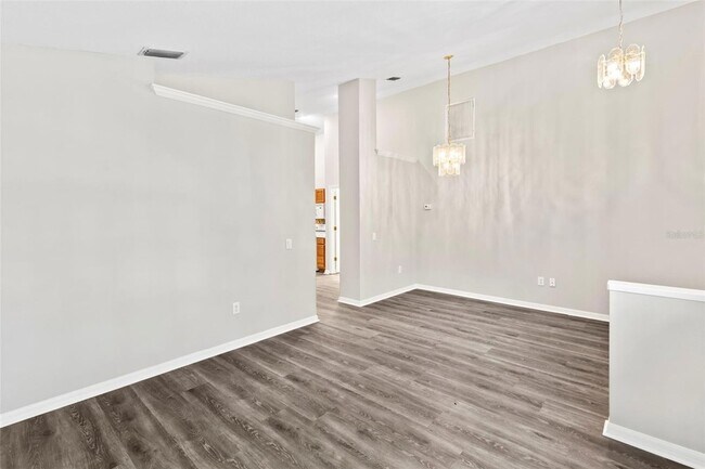 Building Photo - 11111 Lakeside Vista Dr