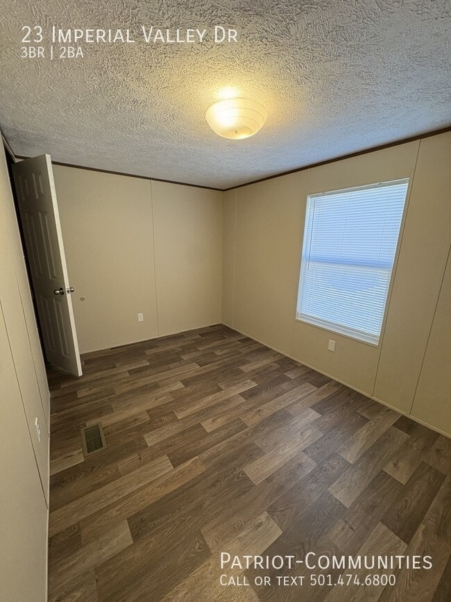 Building Photo - 23 Imperial Valley Dr