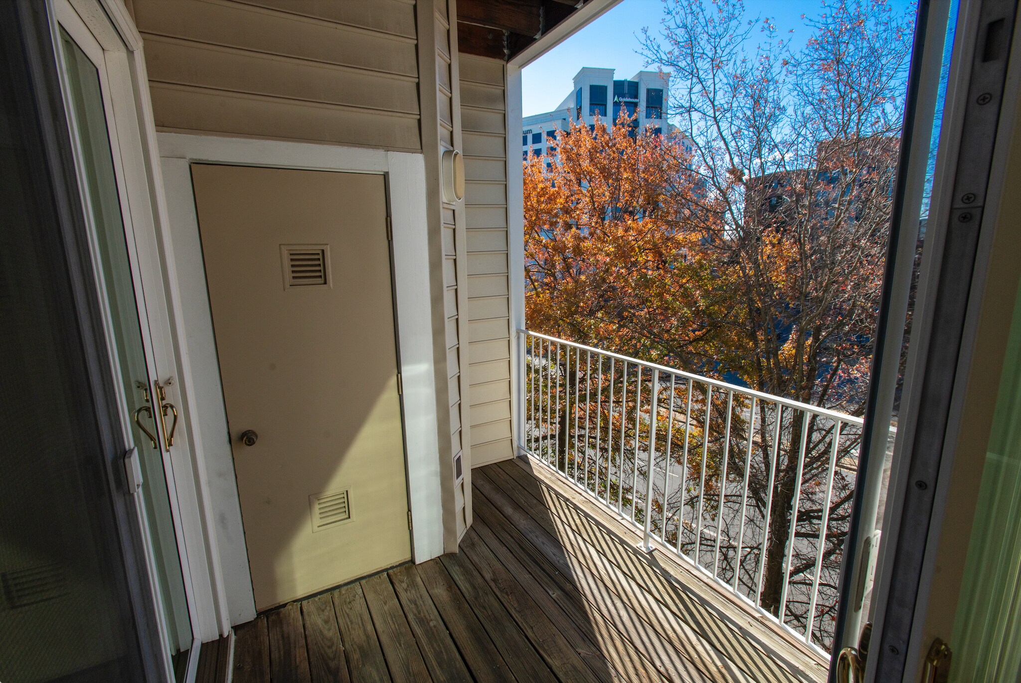 Building Photo - 1645 International Dr