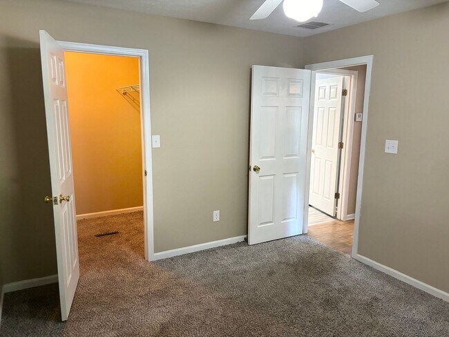 Building Photo - 3 Bedroom All Brick Home Southwest Springf...
