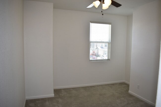 Building Photo - 1655 Lion St