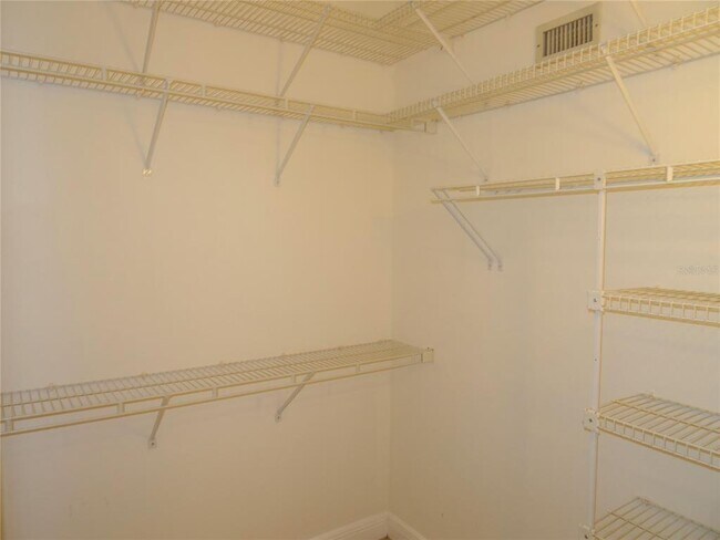 Building Photo - 2775 Kipps Colony Dr S
