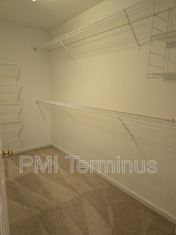 Building Photo - 3307 Fieldwood Dr SE