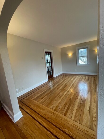 Building Photo - 464 Central Ave