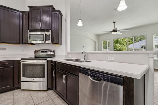 Building Photo - Charming 3-Bedroom Home in The Hideaway – ...