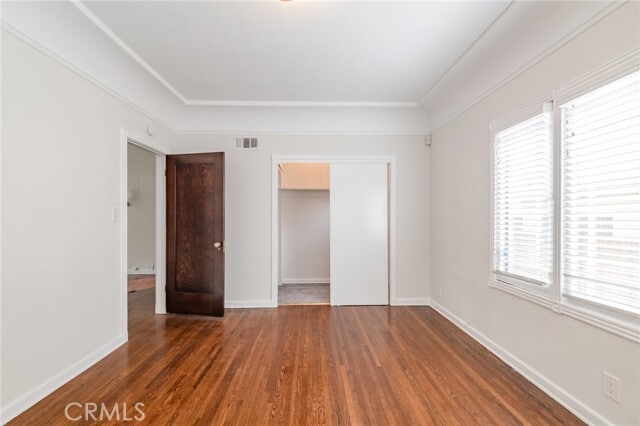 Building Photo - 1949 N Catalina St