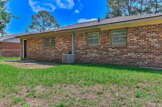 Building Photo - 329 E View Dr