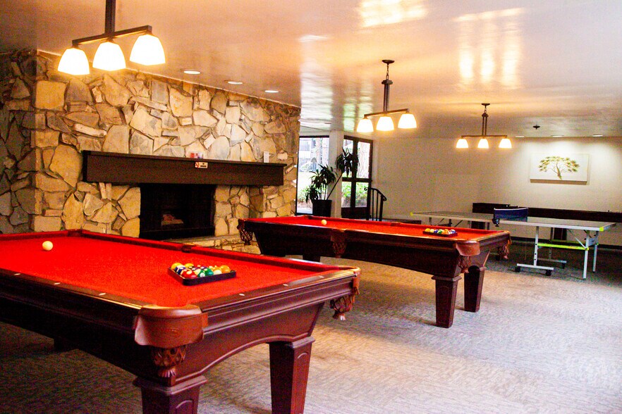 Clubhouse Game Room - 7777 W 91st St