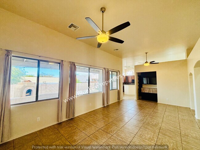 Building Photo - 7910 W Little Eagle Ct