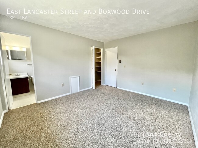 Building Photo - Available NOW! Budget-friendly 1-Bed w/ On...