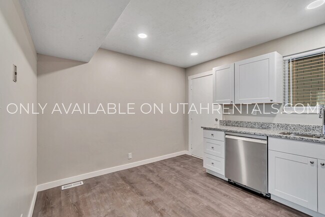 Building Photo - 689 N 100 W