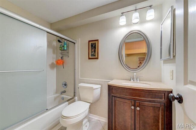 Building Photo - 14991 Broadmont Dr