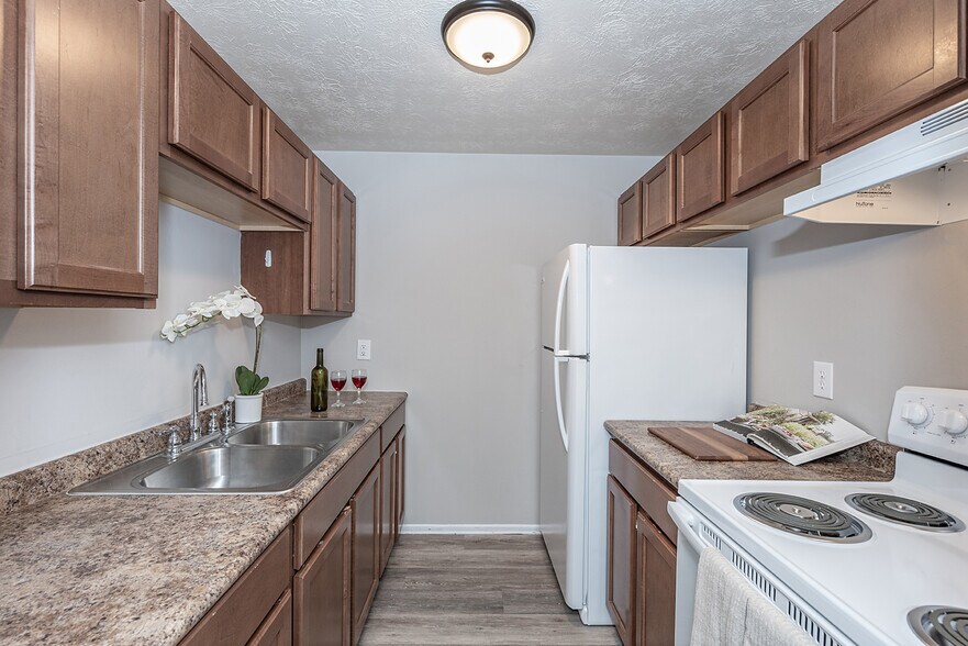 Midway Apartments 32083240 Midway Ave Cincinnati OH 45238