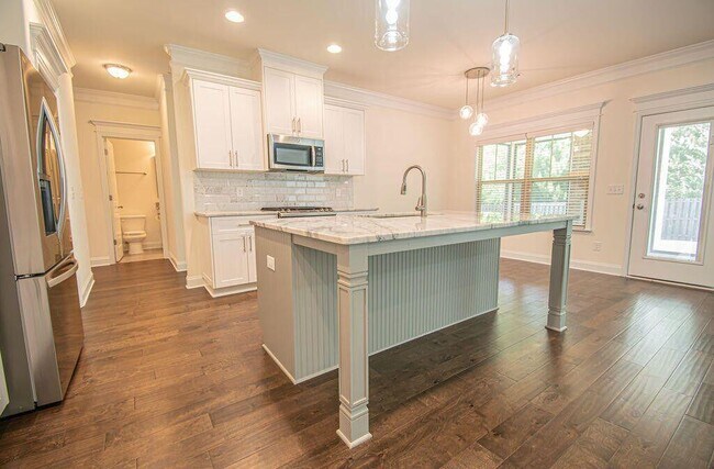 Building Photo - 1609 Lindley Ln