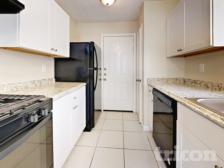 Building Photo - 3446 Edgecreek Dr