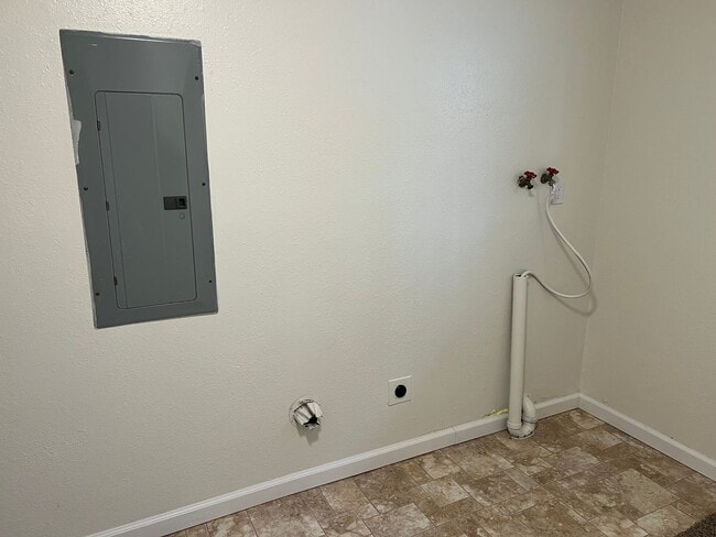 Building Photo - debd01