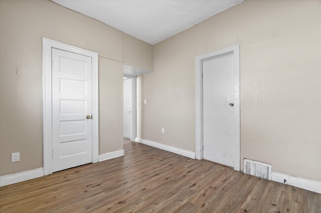 Building Photo - 26th St Milwaukee Duplex