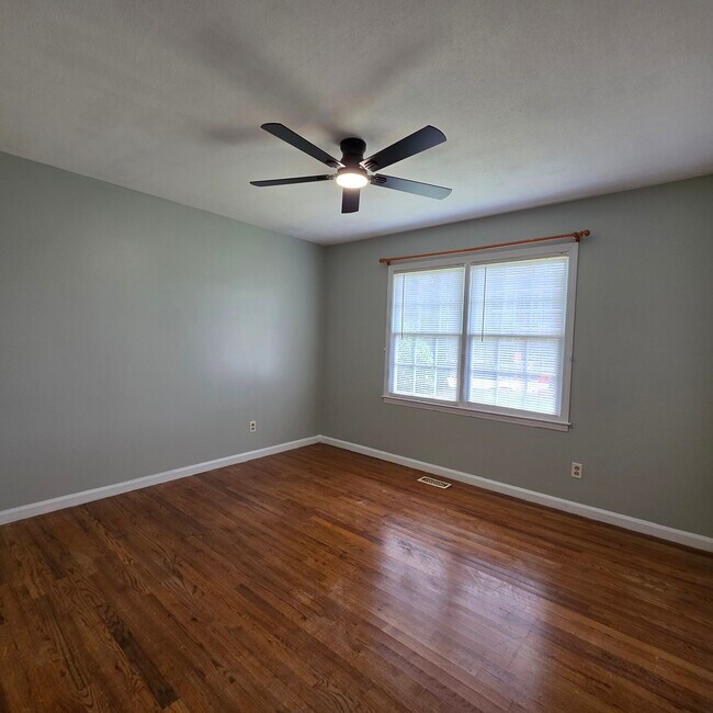 Building Photo - 2625 Partridge Dr