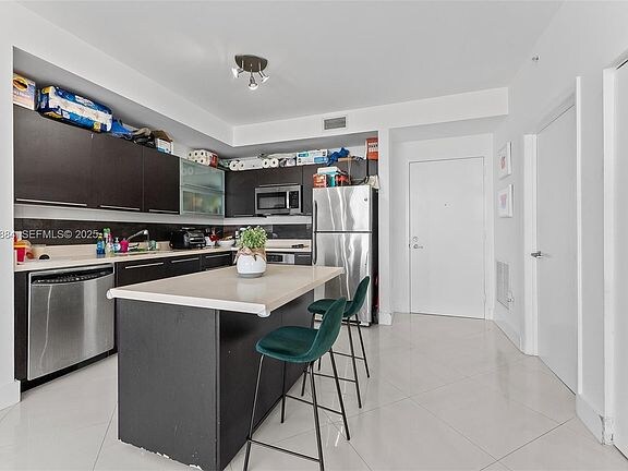 Building Photo - 90 SW 3rd St