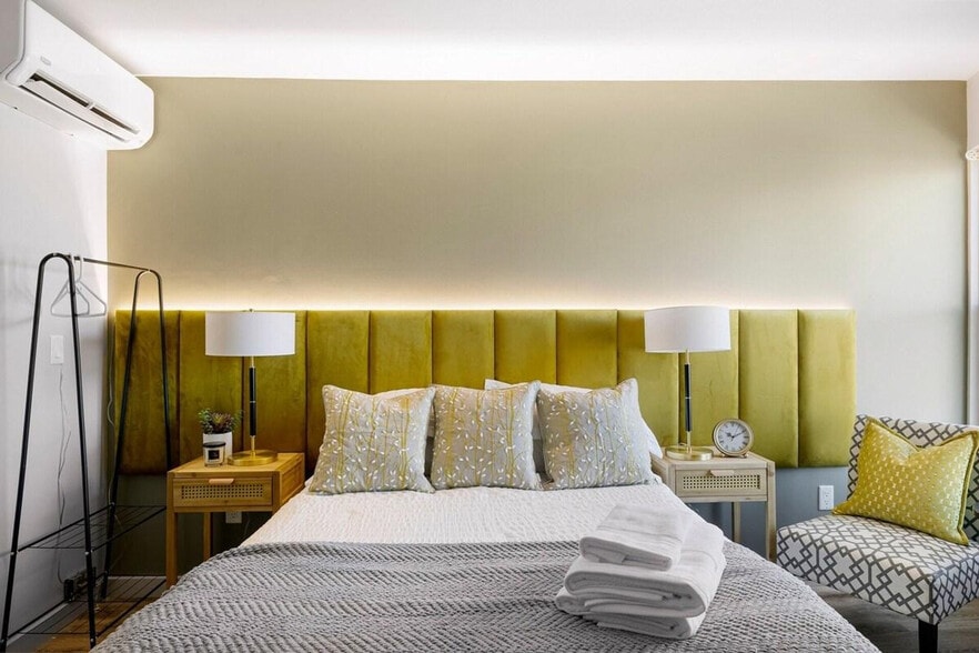 Building Photo - 138 Wickham Ave