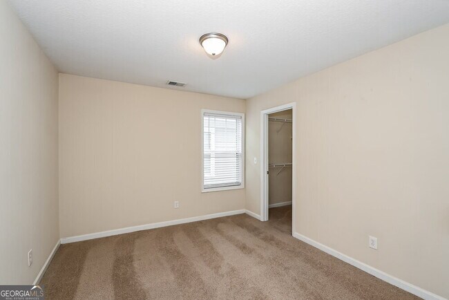 Building Photo - 14 Courtyard Ln