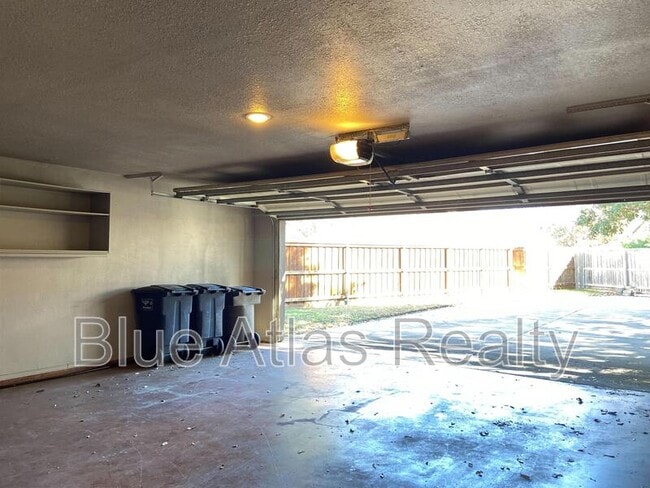 Building Photo - 4854 Starcrest Ct