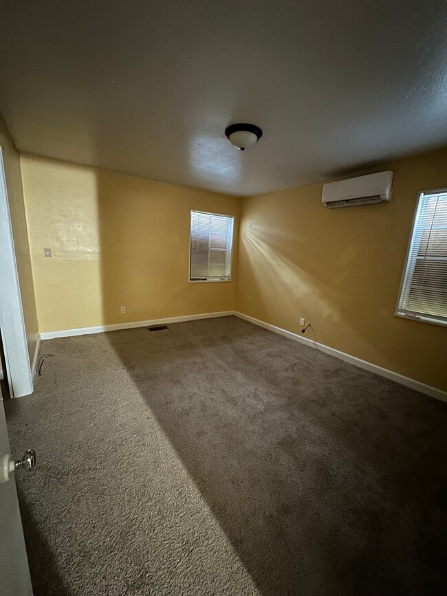 Building Photo - 1736 Gibralter Dr