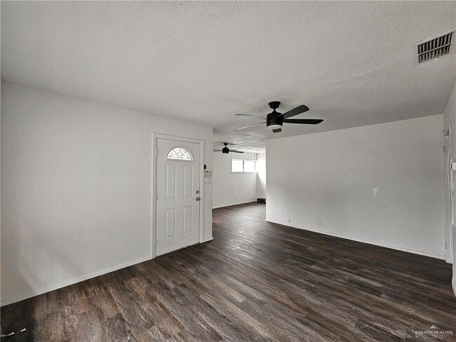 Building Photo - 1606 Quince Ave