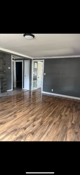 Building Photo - 111 Rex Rd