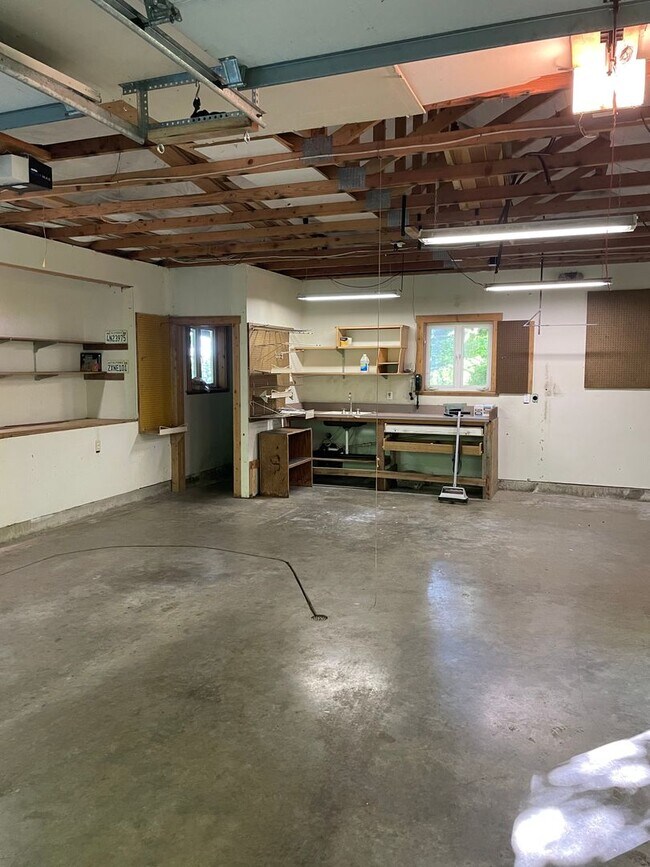 Building Photo - Langley Craftsman in Park-Like Setting and One Small Pet Allowed