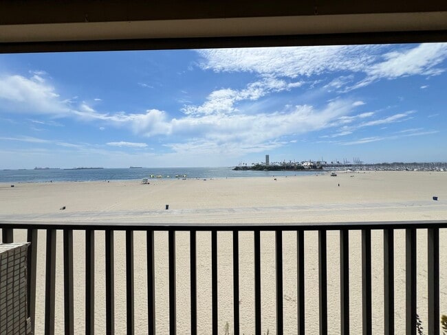 Building Photo - Oceanfront Top-Floor Condo – 1 Bed, 1 Bath...