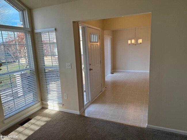 Building Photo - 50299 Highpoint Ct