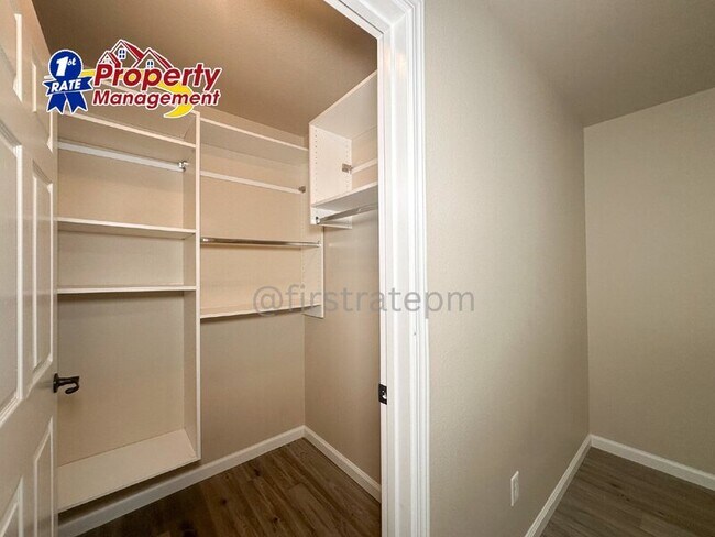 Building Photo - 10042 W Garverdale Ln