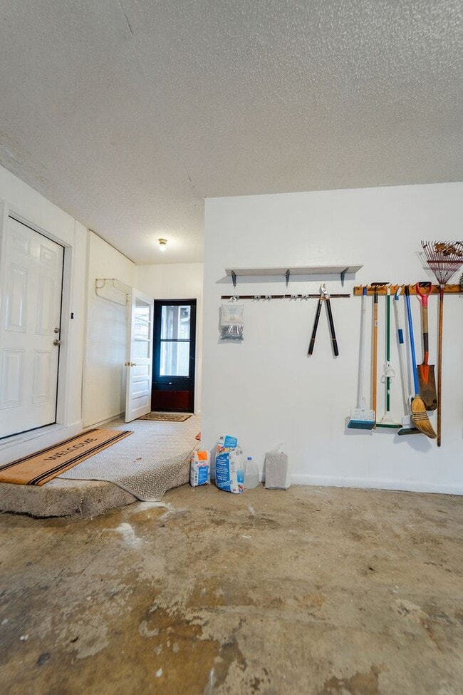 Building Photo - 6 Sonora Way