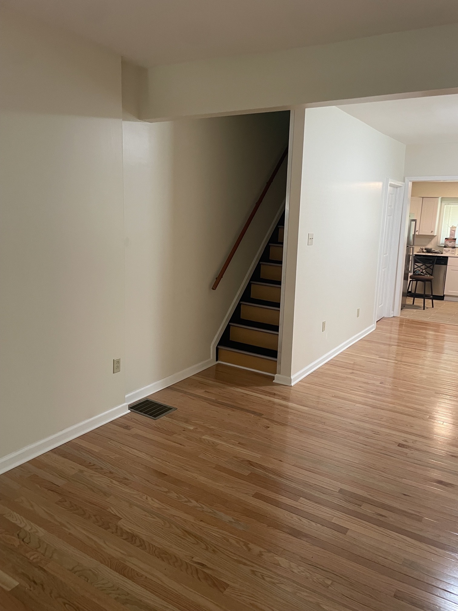 Staris to 2nd Floor - 4740 Juniper St