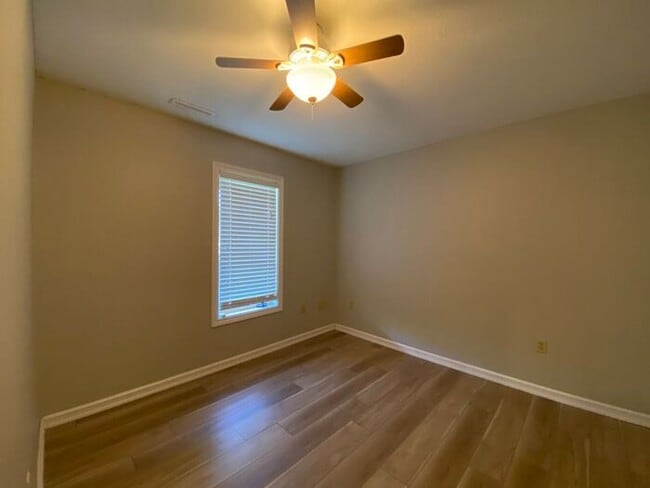 Building Photo - $1,975 | 3 Bedroom, 2.5 Bathroom Home | Ca...