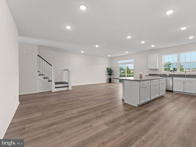 Building Photo - 202 Thompson Dr