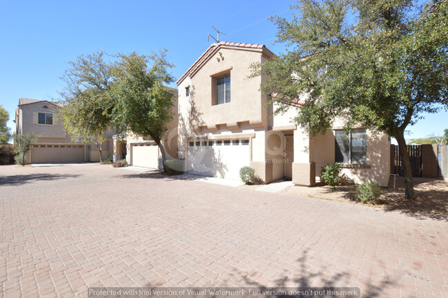 Building Photo - Heather Grove! Phoenix 3 Bedroom/2.5 Bath ...