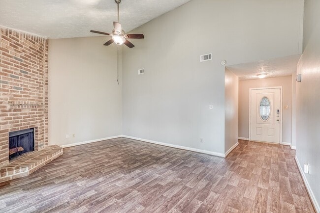 Building Photo - 15238 Bedford Glen Dr