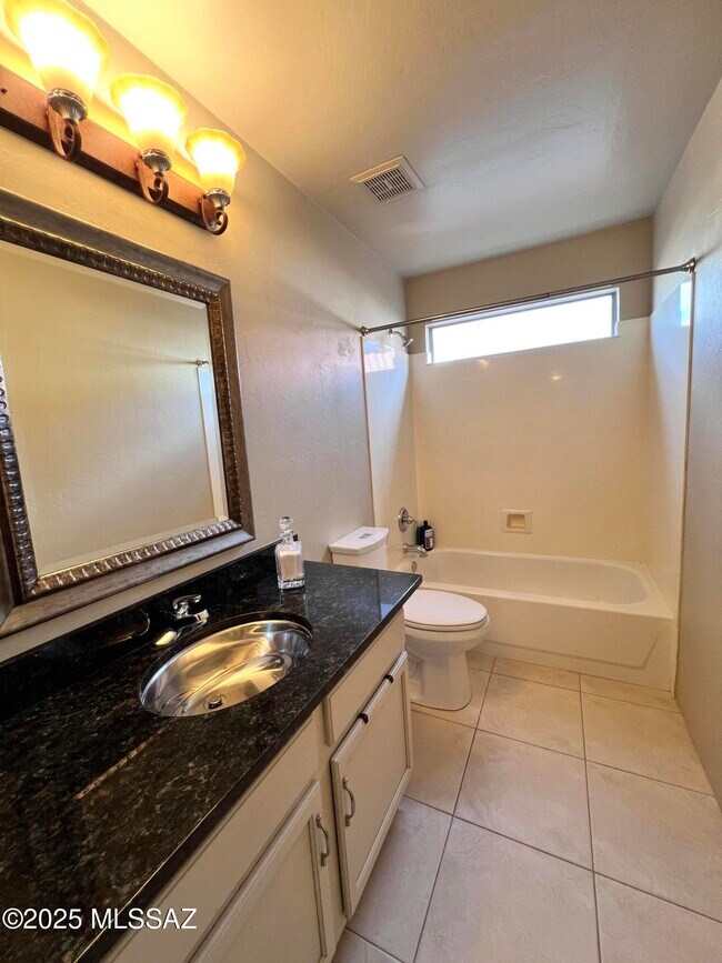 Building Photo - 8679 N Ahwatukee Way