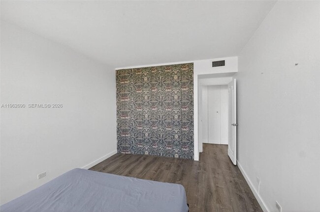 Building Photo - 7441 Wayne Ave