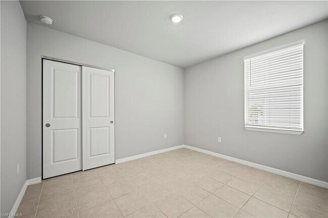Building Photo - 43744 Cattleman Dr