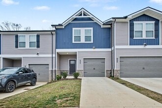 Building Photo - FOR LEASE- 3 BED 2.5 BATH TOWNHOME IN LEBANON TN!