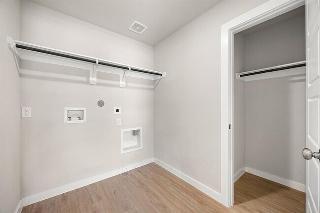 Building Photo - 21618 Coral Mist Dr