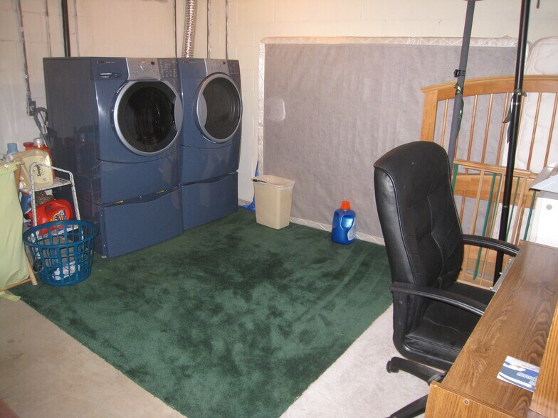 Building Photo - 5472 Baneberry Ave